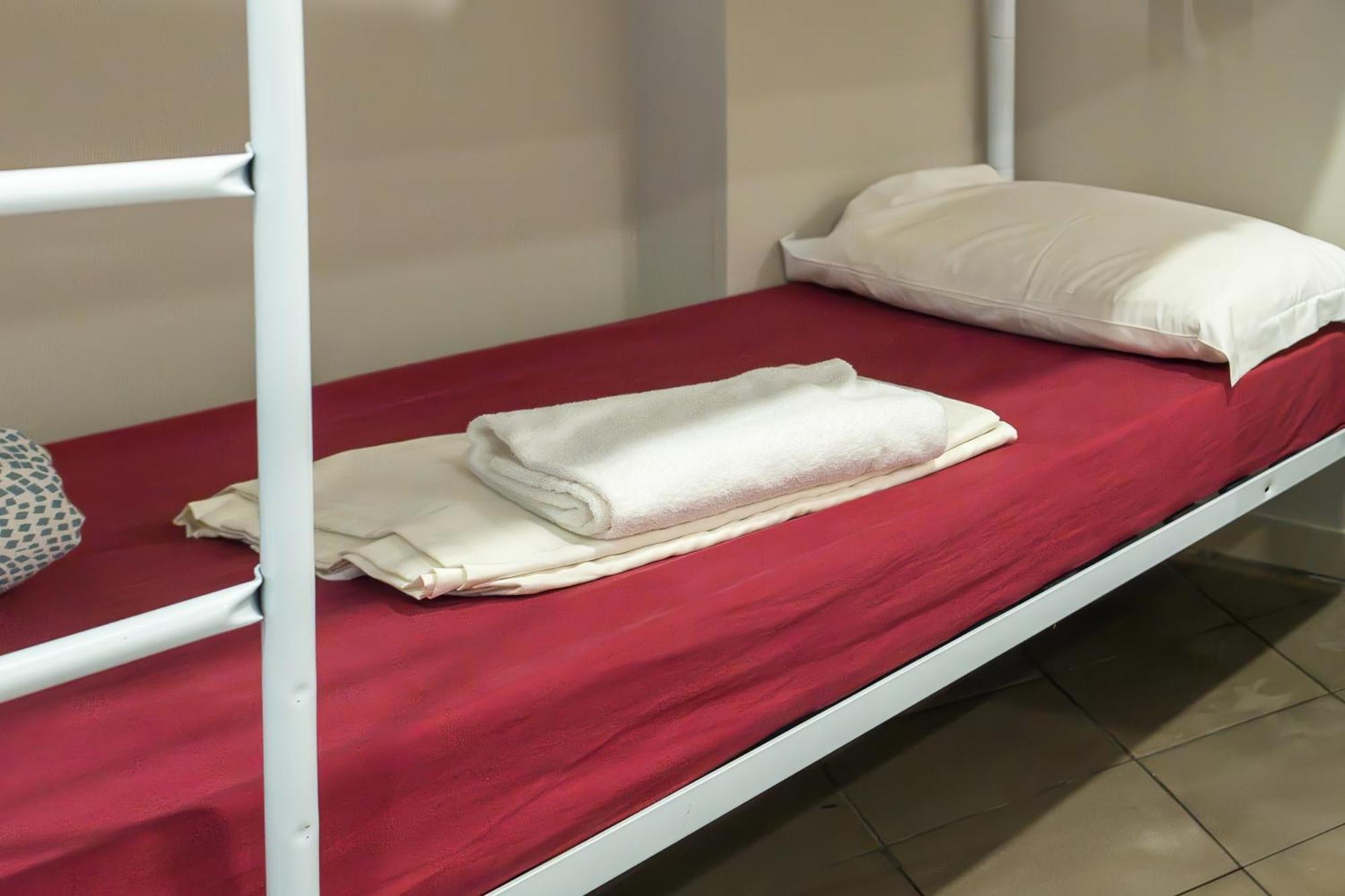 Hostal Youth Station *